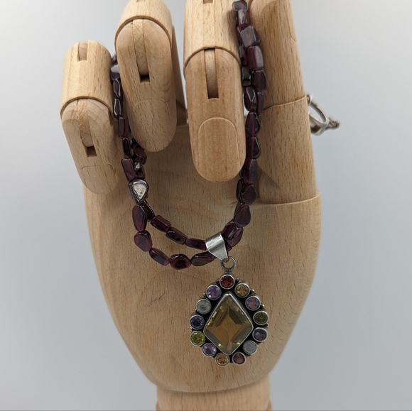 Beautiful garnet Sterling two strand necklace with multi gem's pendant - Picture 13 of 13